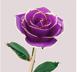 Gold verzierte Rose in Blau, Pink, Lila oder Rot in einer Geschenkbox